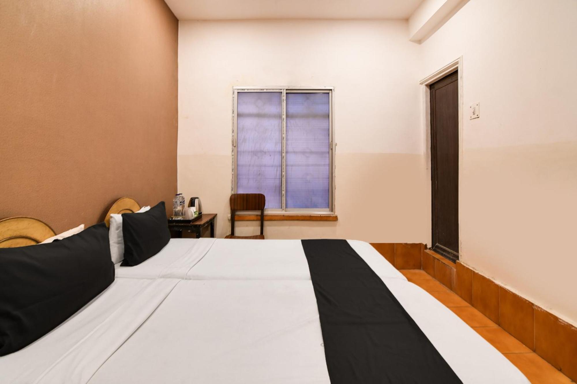 Hotel O Dinar Kolkata Bagian luar foto